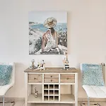 In With Sea Views Apartment