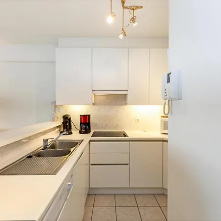 In With Sea Views 公寓